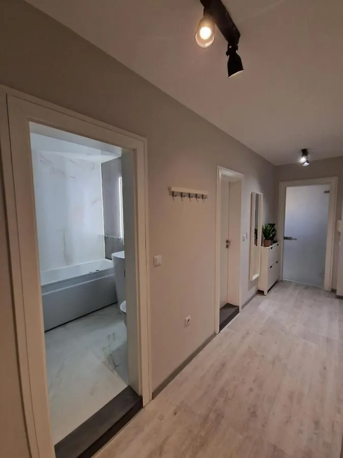 Marsselis Luxe Port Apartment Varna 0*,